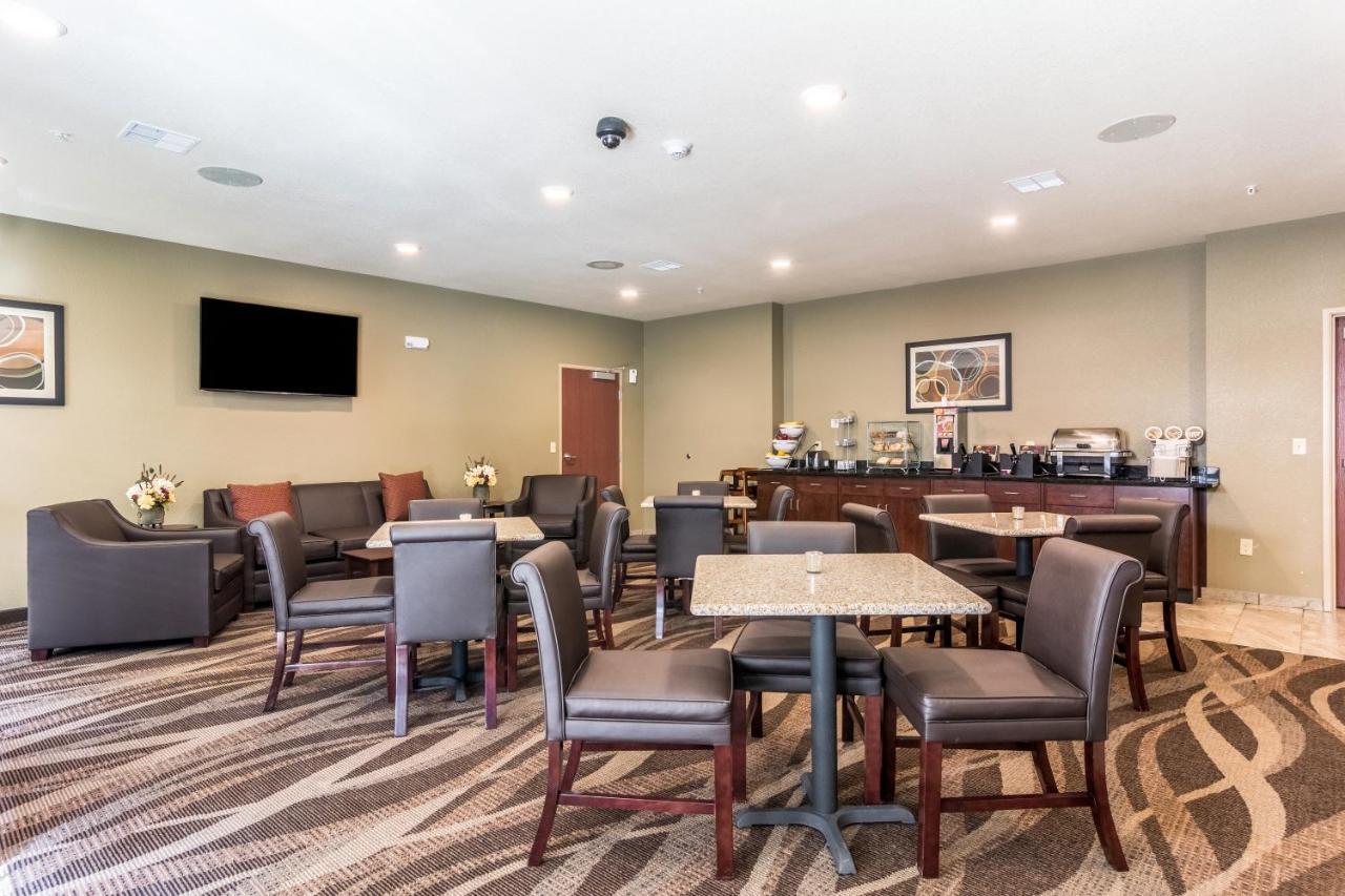 Cobblestone Hotel & Suites - Torrington Ngoại thất bức ảnh