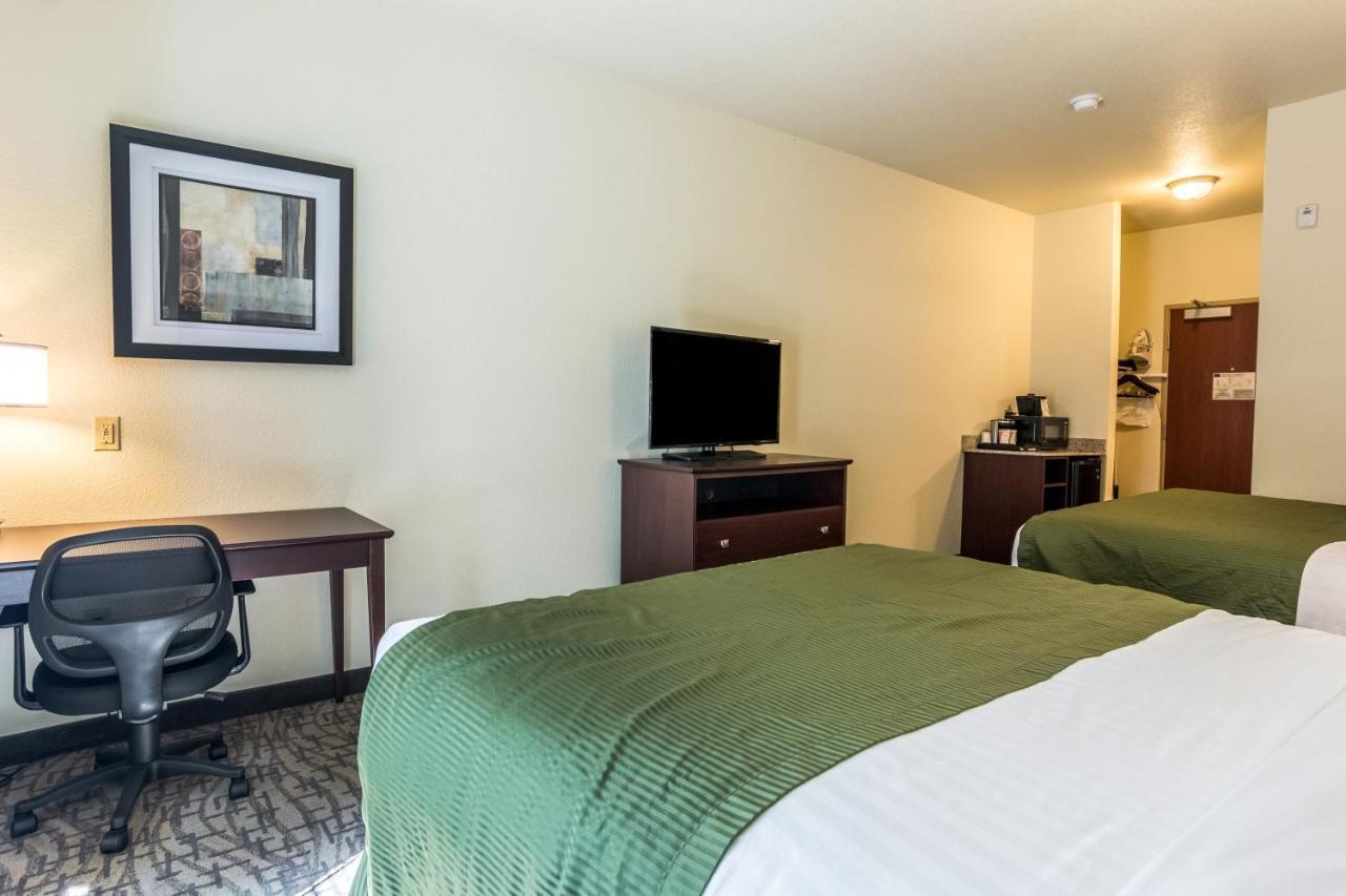 Cobblestone Hotel & Suites - Torrington Ngoại thất bức ảnh