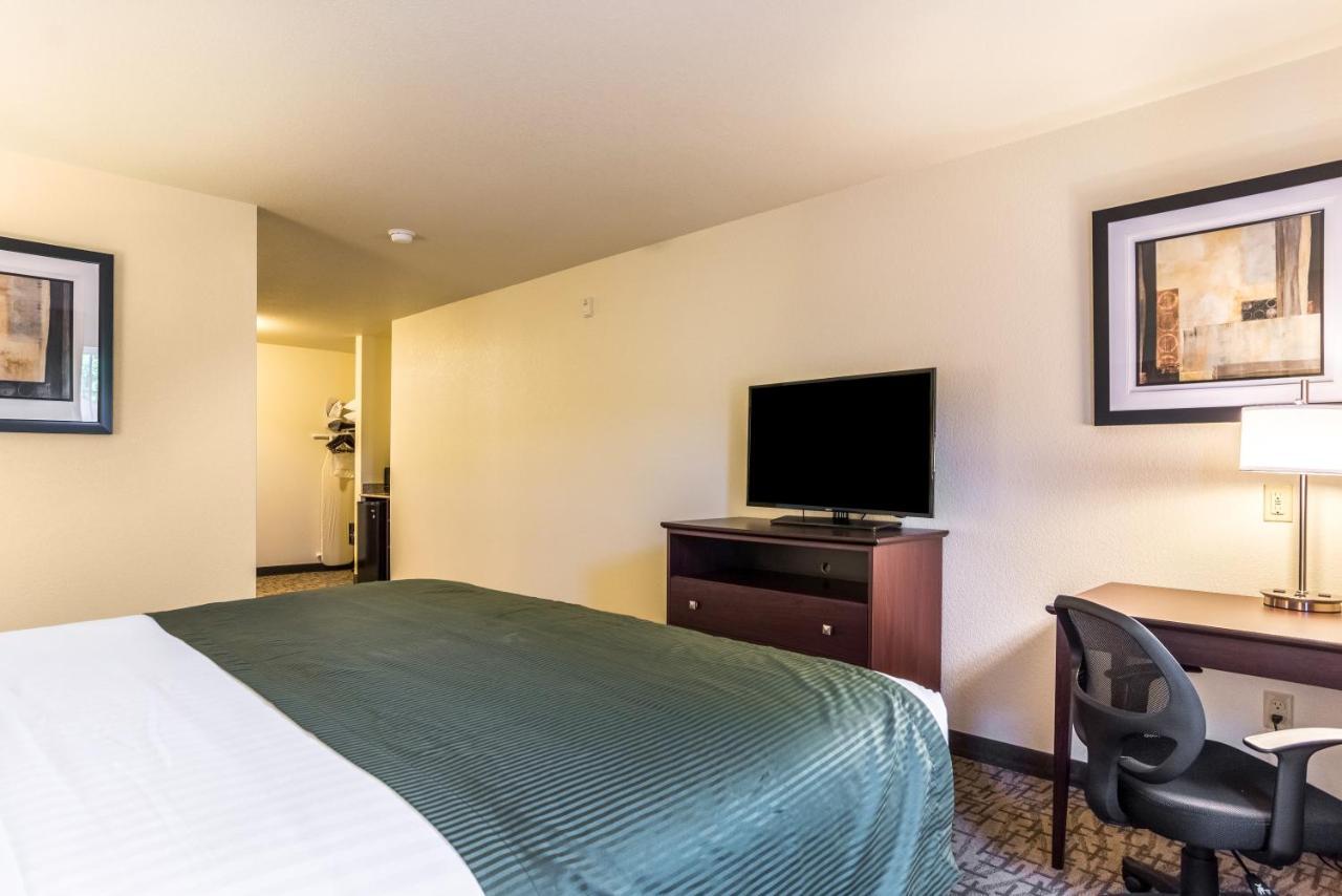 Cobblestone Hotel & Suites - Torrington Ngoại thất bức ảnh