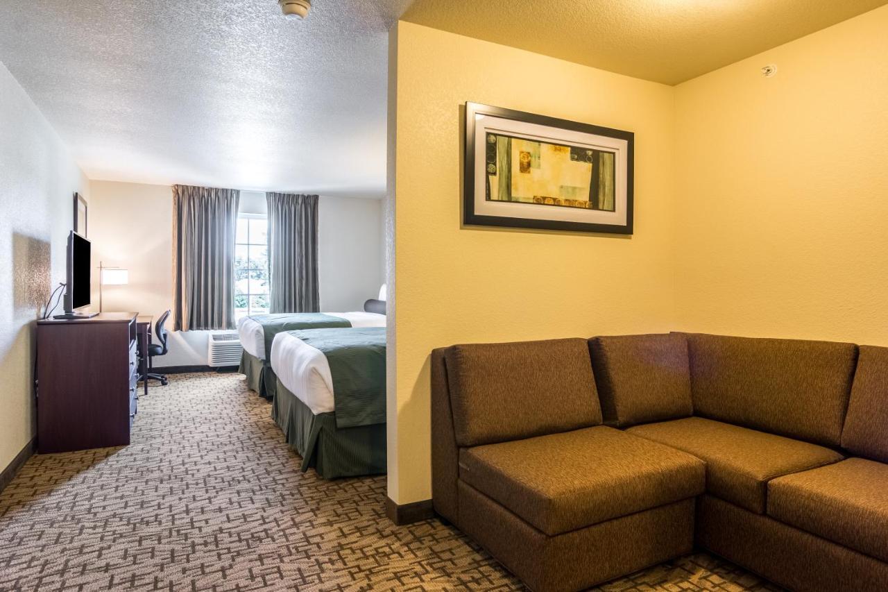 Cobblestone Hotel & Suites - Torrington Ngoại thất bức ảnh