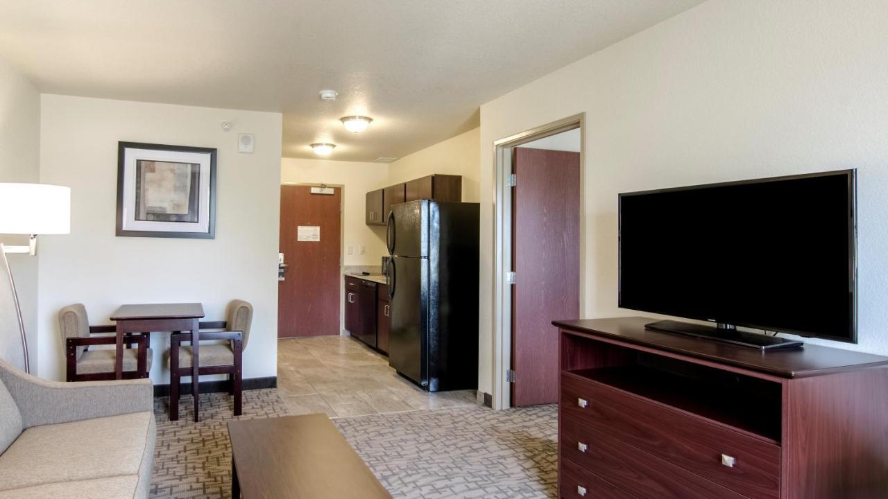 Cobblestone Hotel & Suites - Torrington Ngoại thất bức ảnh