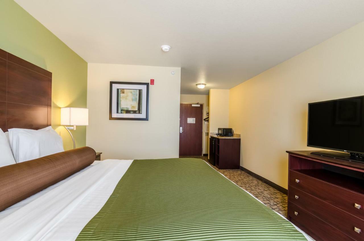 Cobblestone Hotel & Suites - Torrington Ngoại thất bức ảnh