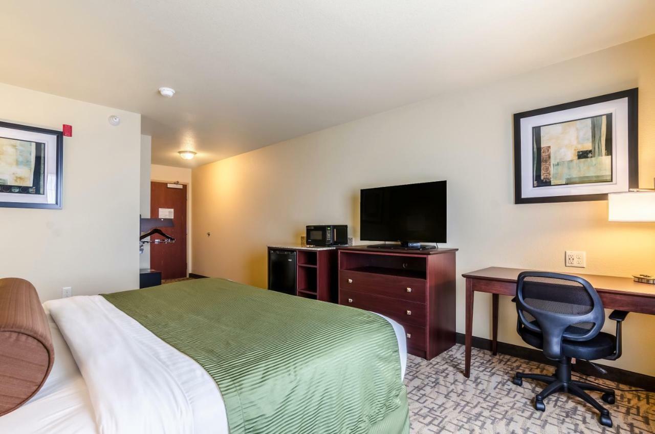 Cobblestone Hotel & Suites - Torrington Ngoại thất bức ảnh