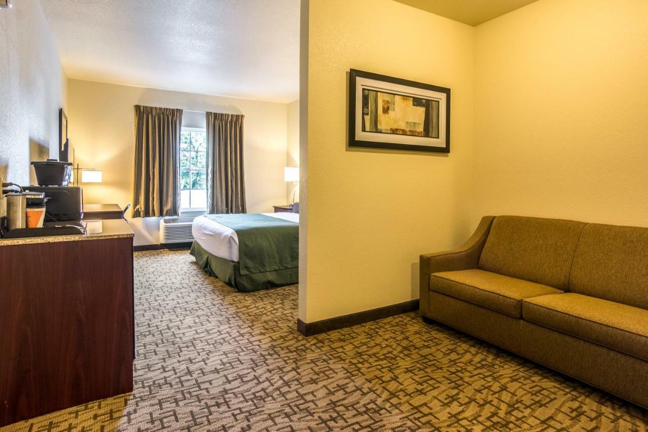 Cobblestone Hotel & Suites - Torrington Ngoại thất bức ảnh